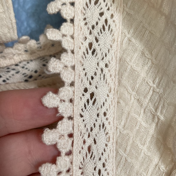 FREE PEOPLE NWT ๐๐ Cropped top. Ruffle sleeves with crochet trim. Bohemian. XS - Picture 8 of 16